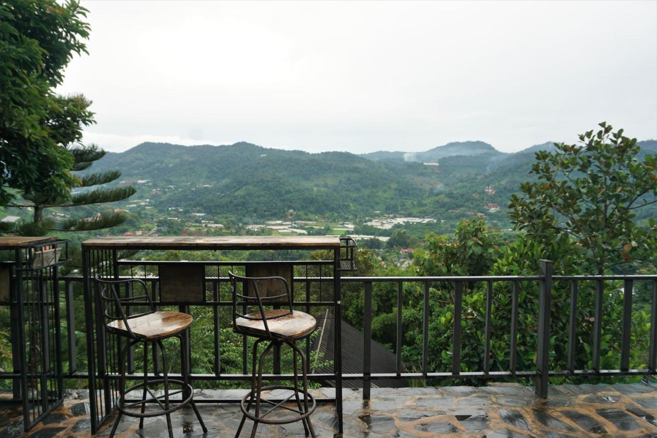 Bann Suan Maya Mae Rim Luaran gambar
